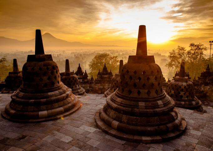Zwiedzanie centralnej Jawy - wschód słońca nad Borobudur